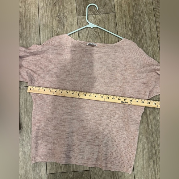 Vera Milano Large batwing pink Textured Knit Top - Picture 6 of 7